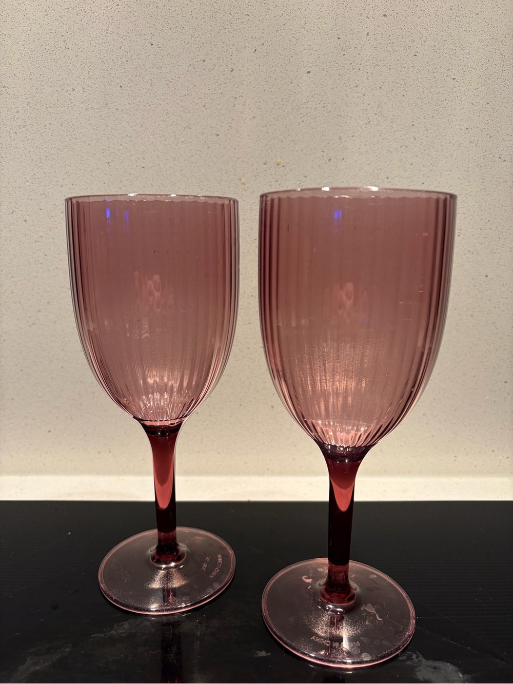 Set of 2 Pink Ribbed Wine Glasses